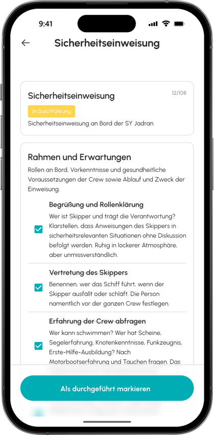Checkliste Sicherheitseinweisung des laufenden Törns, im ersten Thema Rahmen und Erwartungen sind Begrüßung und Rollenklärung, Vertretung des Skippers und Erfahrung der Crew abgehakt